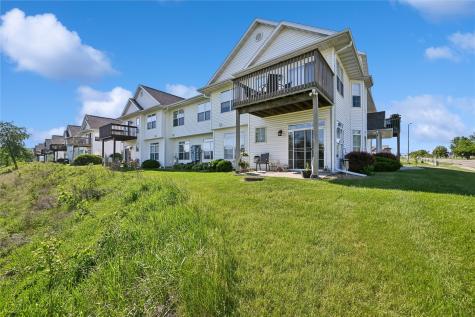 4622 1st Avenue NW Cedar Rapids IA 52405