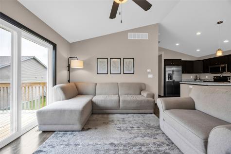 351 Cypress Court Solon IA 52333