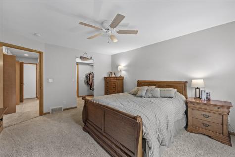 664 J Avenue NE Cedar Rapids IA 52402