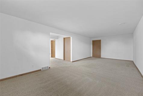 664 J Avenue NE Cedar Rapids IA 52402