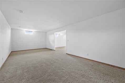664 J Avenue NE Cedar Rapids IA 52402