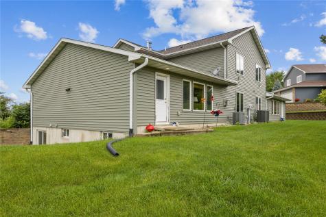 664 J Avenue NE Cedar Rapids IA 52402