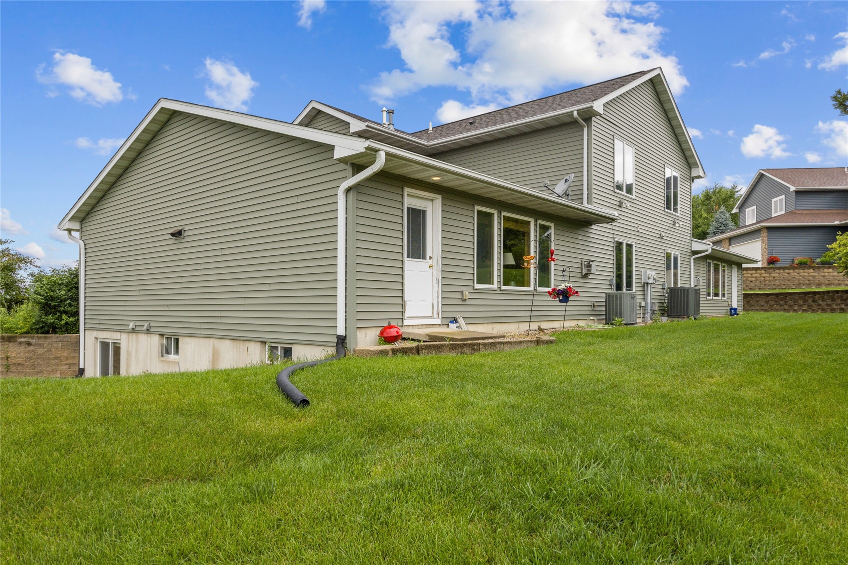 664 J Avenue NE Cedar Rapids IA 52402