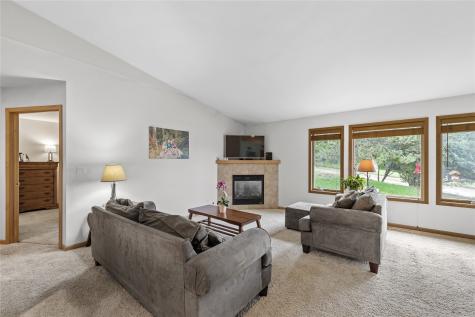 664 J Avenue NE Cedar Rapids IA 52402