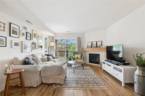 528 Westside Drive Iowa City IA 52246