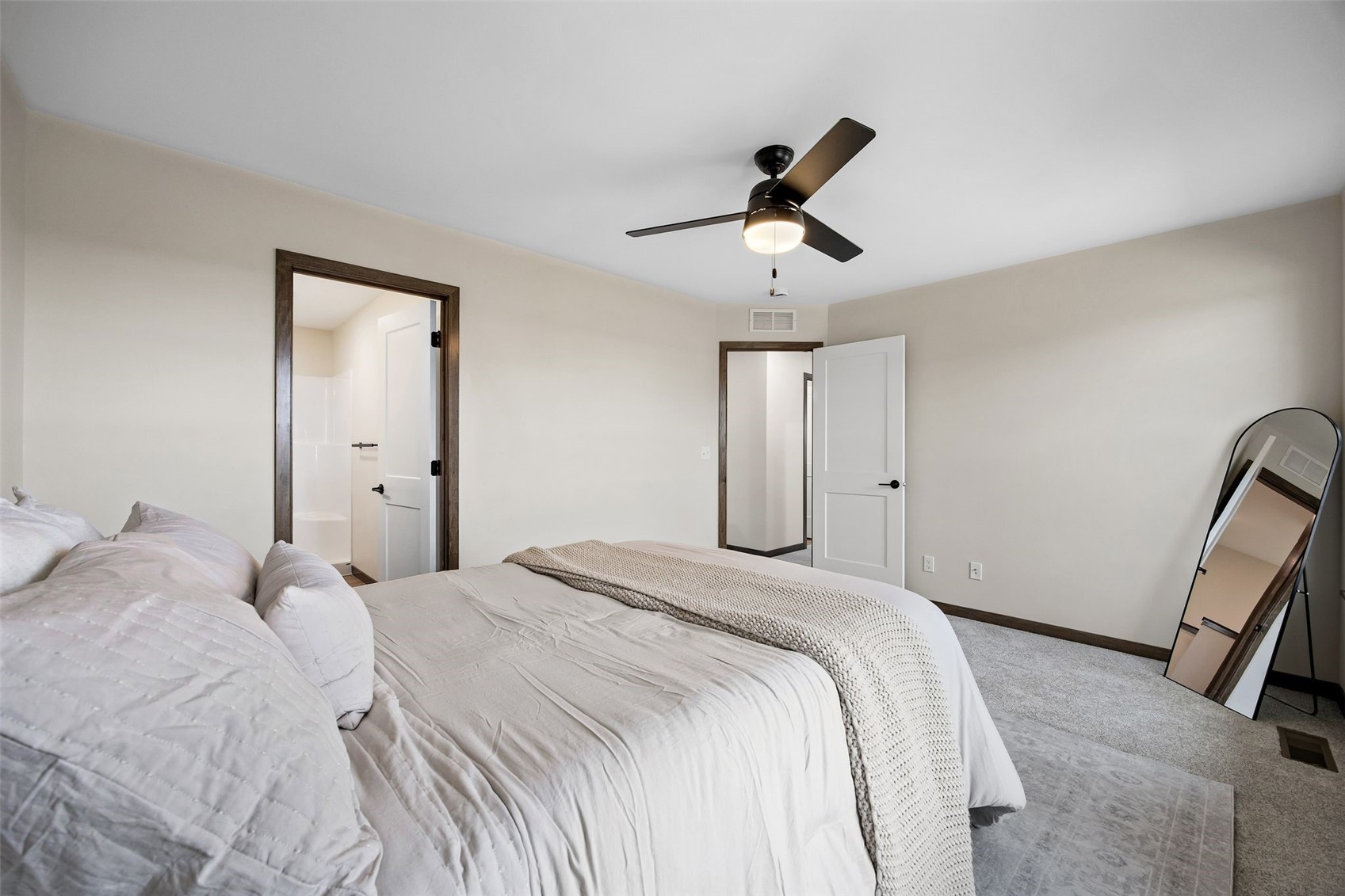 160 Bethany Loop SW Cedar Rapids IA 52404