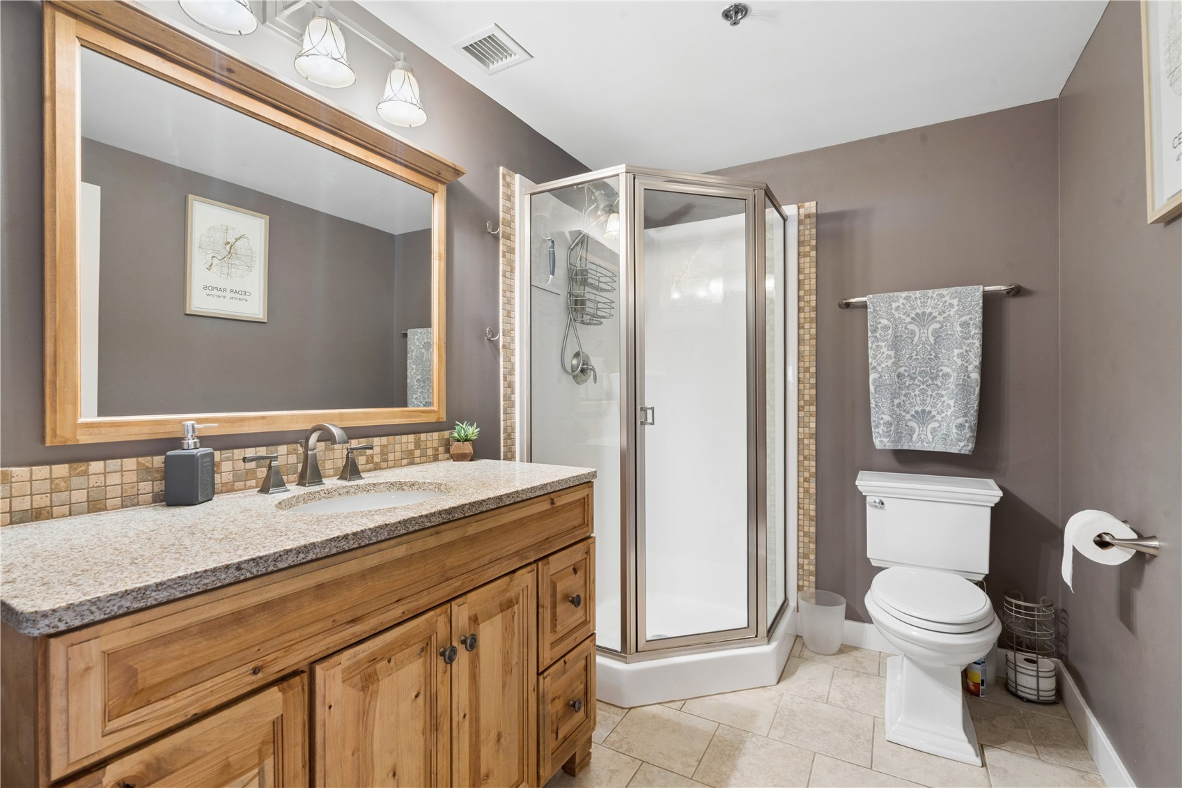 905 3rd Street Cedar Rapids IA 52401