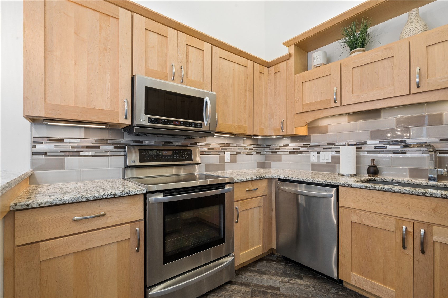 905 3rd Street Cedar Rapids IA 52401
