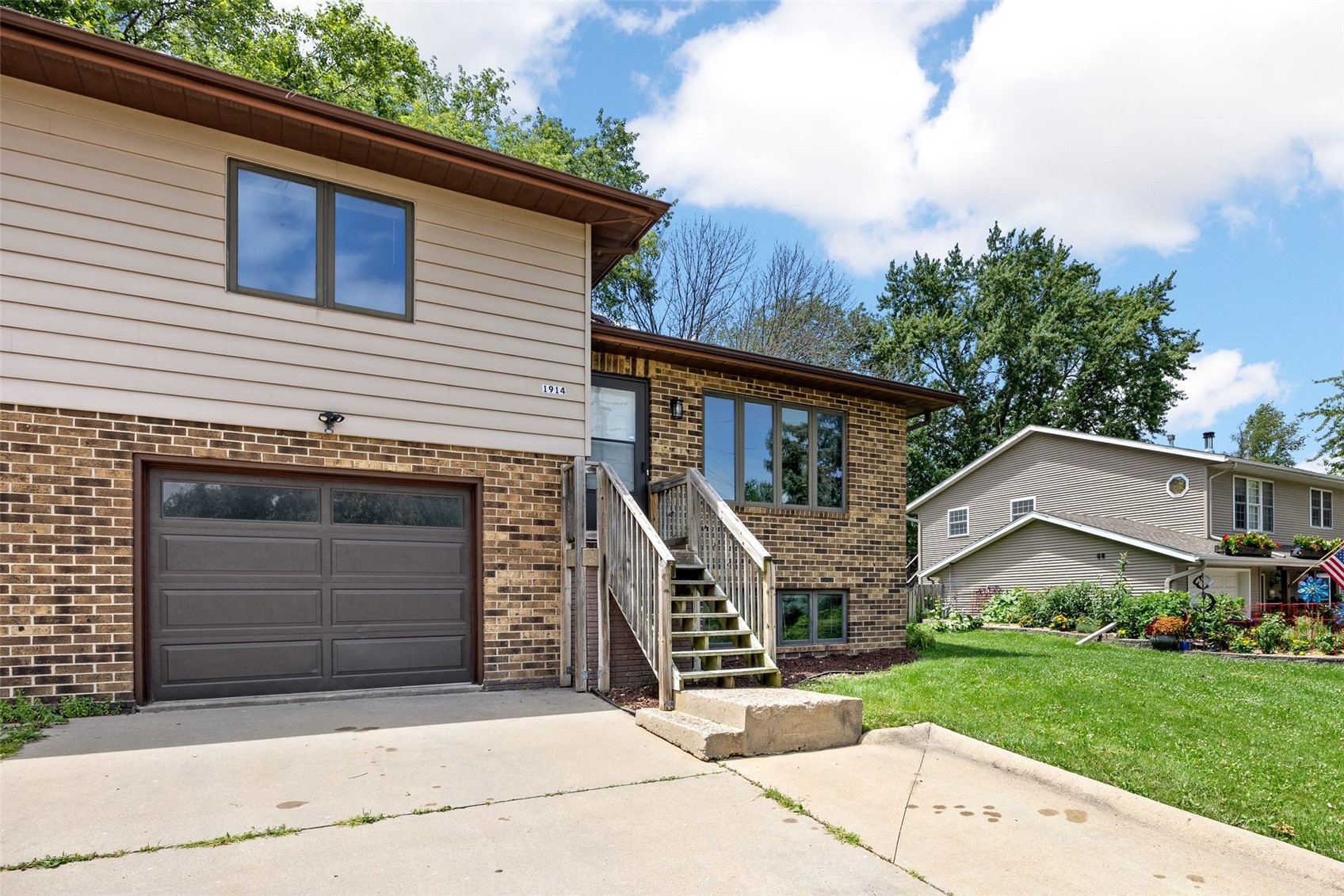 1914 12th Avenue Coralville IA 52241
