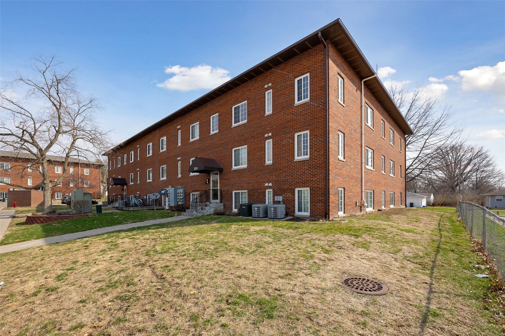 100 Grandview Court Iowa City IA 52246