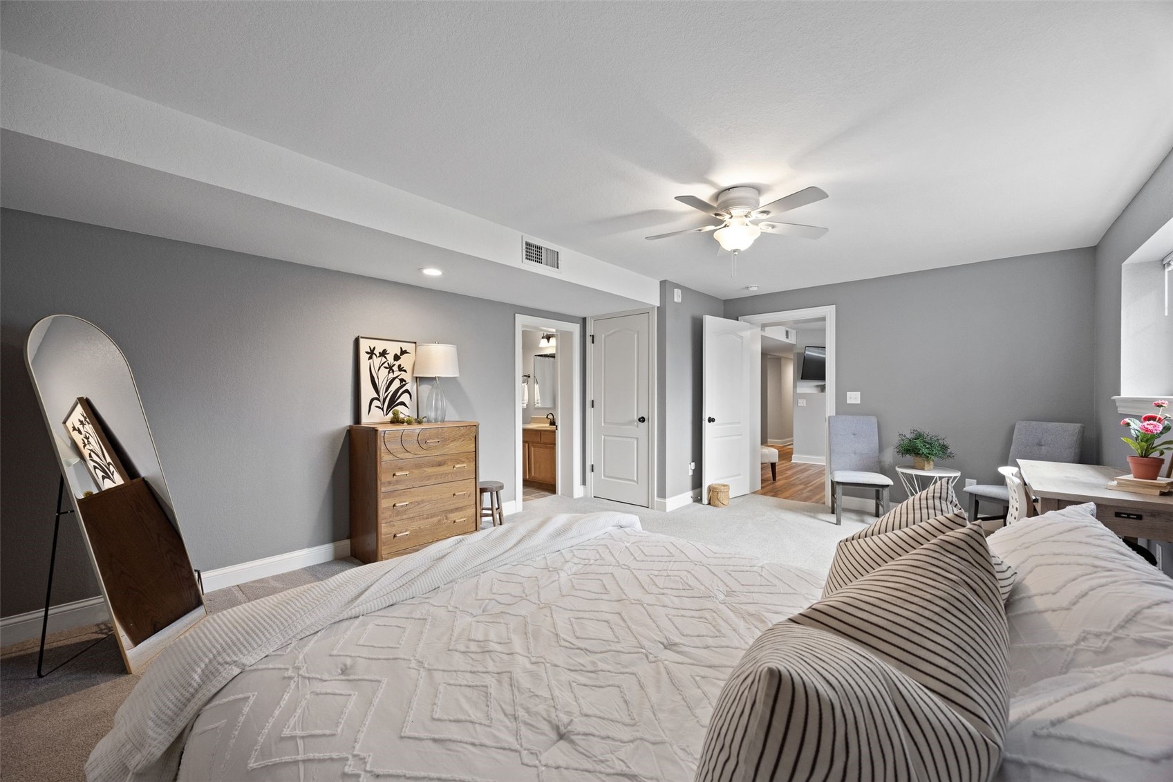 100 Grandview Court Iowa City IA 52246