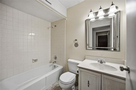 830 Kerry Lane SE Cedar Rapids IA 52403