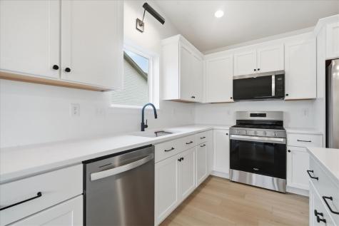 121 Hackberry Drive Palo IA 52324