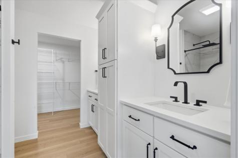 121 Hackberry Drive Palo IA 52324