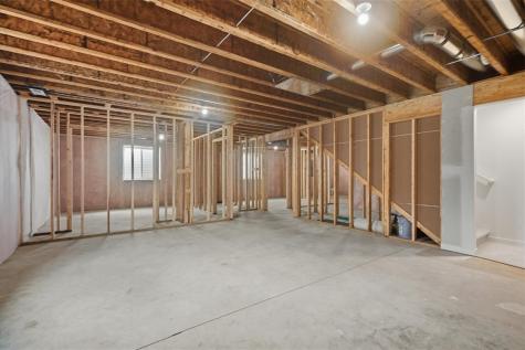 121 Hackberry Drive Palo IA 52324