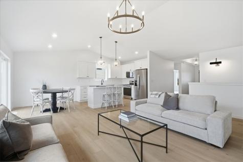 121 Hackberry Drive Palo IA 52324