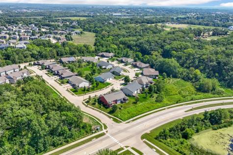 802 Ryan Court Iowa City IA 52246
