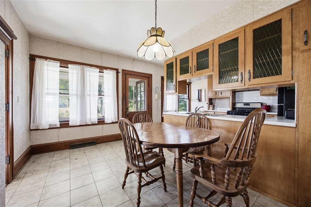 1981 White Oak Avenue Solon IA 52333