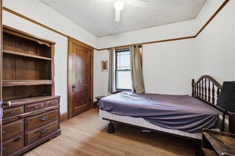 1981 White Oak Avenue Solon IA 52333
