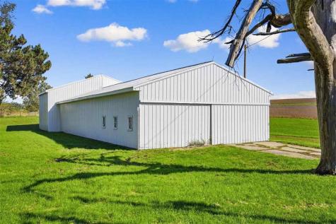 1981 White Oak Avenue Solon IA 52333