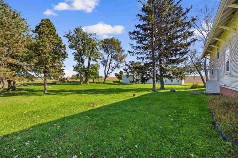 1981 White Oak Avenue Solon IA 52333