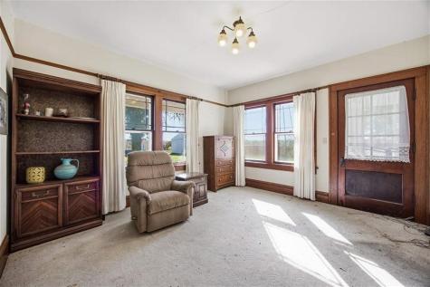 1981 White Oak Avenue Solon IA 52333