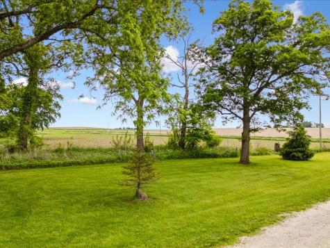 2924 York Avenue Coggon IA 58221