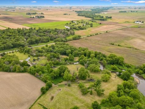 2924 York Avenue Coggon IA 58221