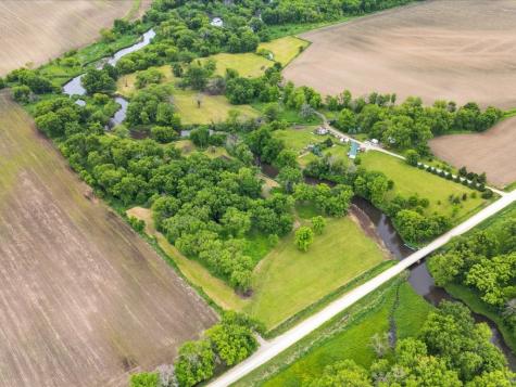 2924 York Avenue Coggon IA 58221