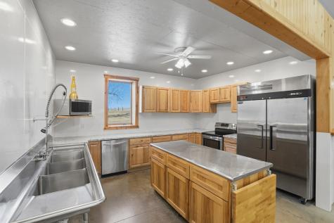 886 Henik Road Mt Vernon IA 52314
