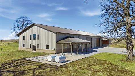 886 Henik Road Mt Vernon IA 52314