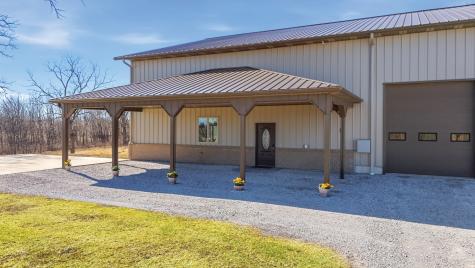 886 Henik Road Mt Vernon IA 52314