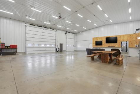 886 Henik Road Mt Vernon IA 52314