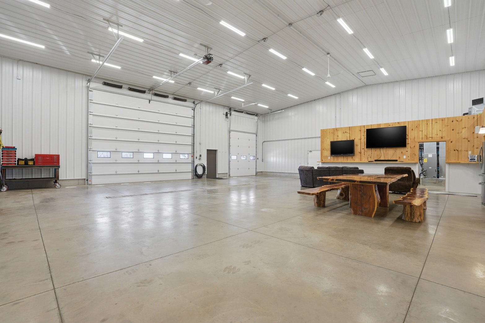 886 Henik Road Mt Vernon IA 52314