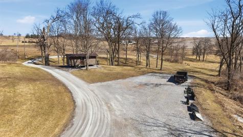 886 Henik Road Mt Vernon IA 52314