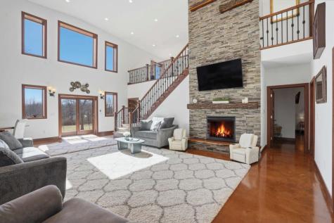 886 Henik Road Mt Vernon IA 52314