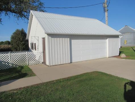 8406 110th Avenue Wyoming IA 52362