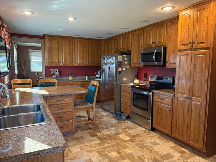 8406 110th Avenue Wyoming IA 52362
