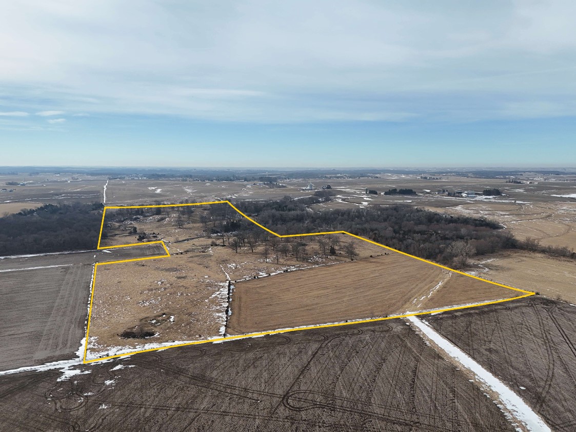 245TH Avenue Delhi IA 52223