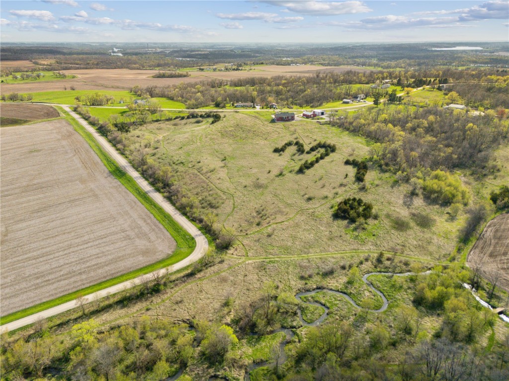 Ashlock/quail Ridge Road Center Point IA 52213