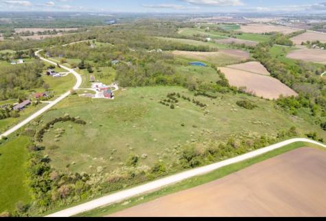 Ashlock/quail Ridge Road Center Point IA 52213