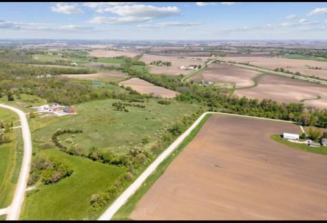 Ashlock/quail Ridge Road Center Point IA 52213