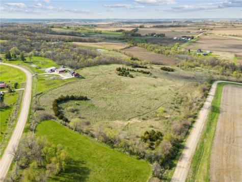 Ashlock/quail Ridge Road Center Point IA 52213