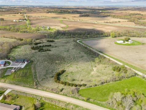 Ashlock/quail Ridge Road Center Point IA 52213