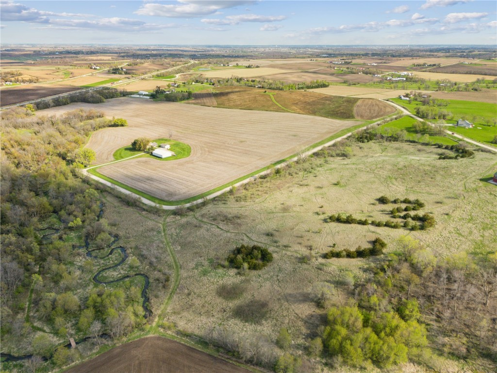 Ashlock/quail Ridge Road Center Point IA 52213