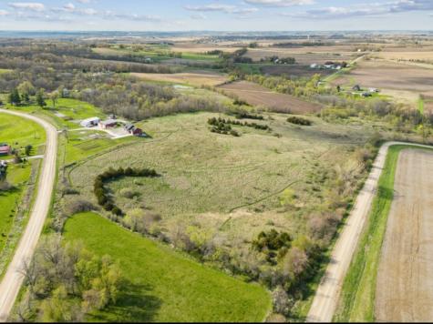 Ashlock/quail Ridge Road Center Point IA 52213