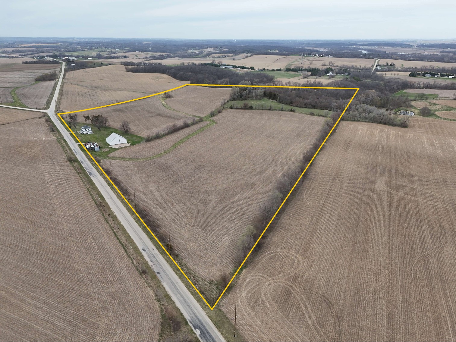 2037 Ivanhoe Road Ely IA 52227