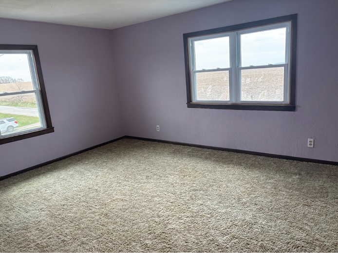 2037 Ivanhoe Road Ely IA 52227