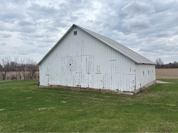 2037 Ivanhoe Road Ely IA 52227