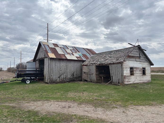 2037 Ivanhoe Road Ely IA 52227